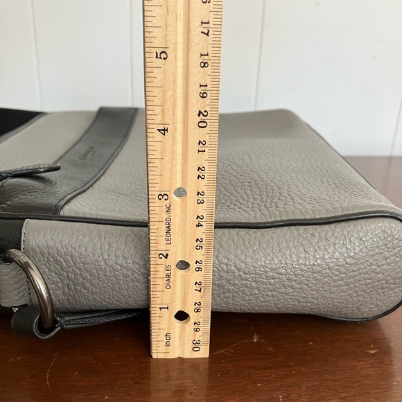 Coach Black and Gray Leather Camera Bag - Picture 6 of 6